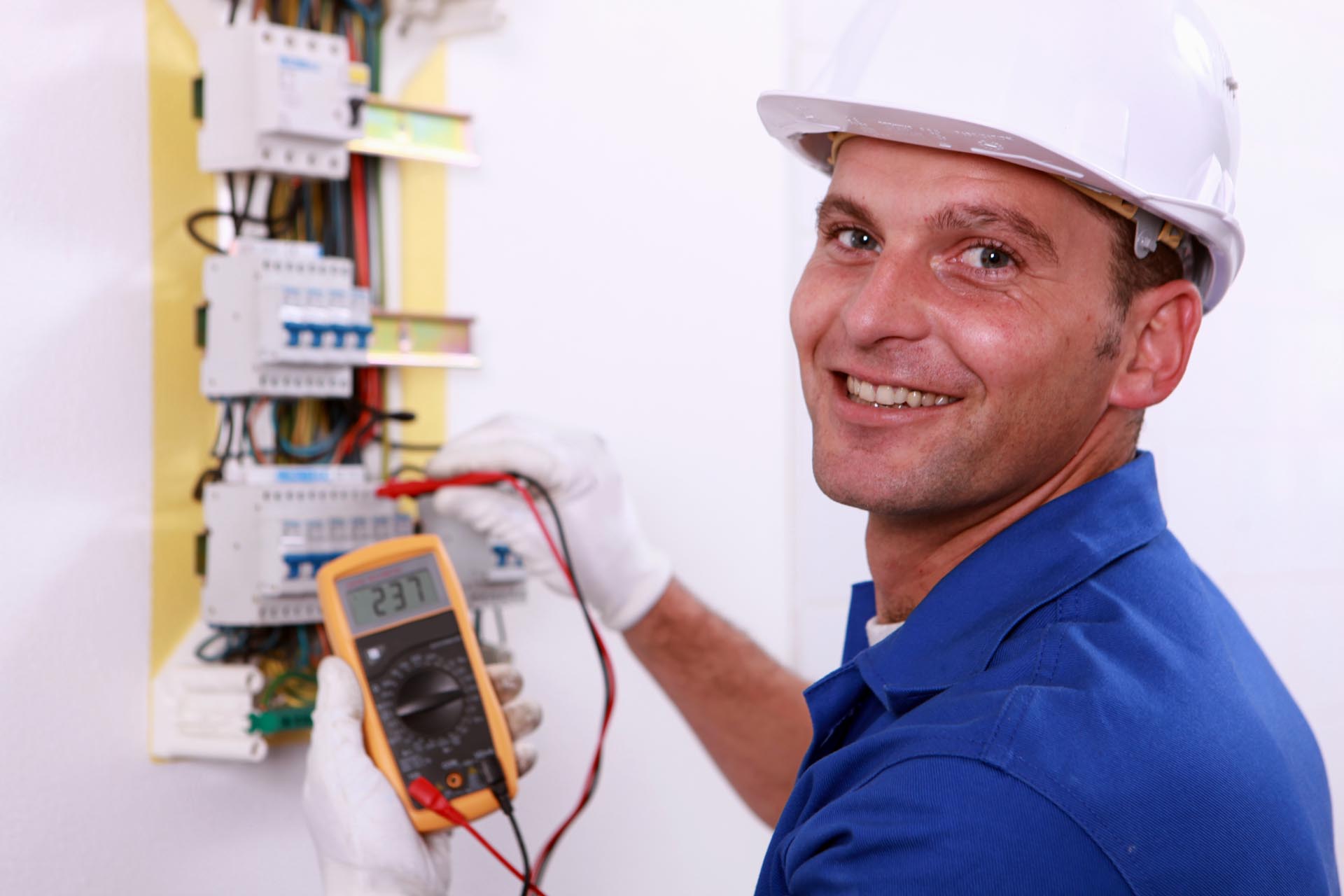 Wieso Sie auf den Elektriker Notdienst bei allen Elektroproblemen setzen sollten